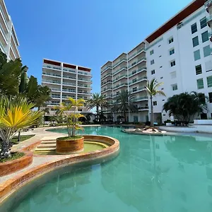 https://8013-habitacin-con-balcn-vista-alberca-y-marina.mazatlan-hotels.com